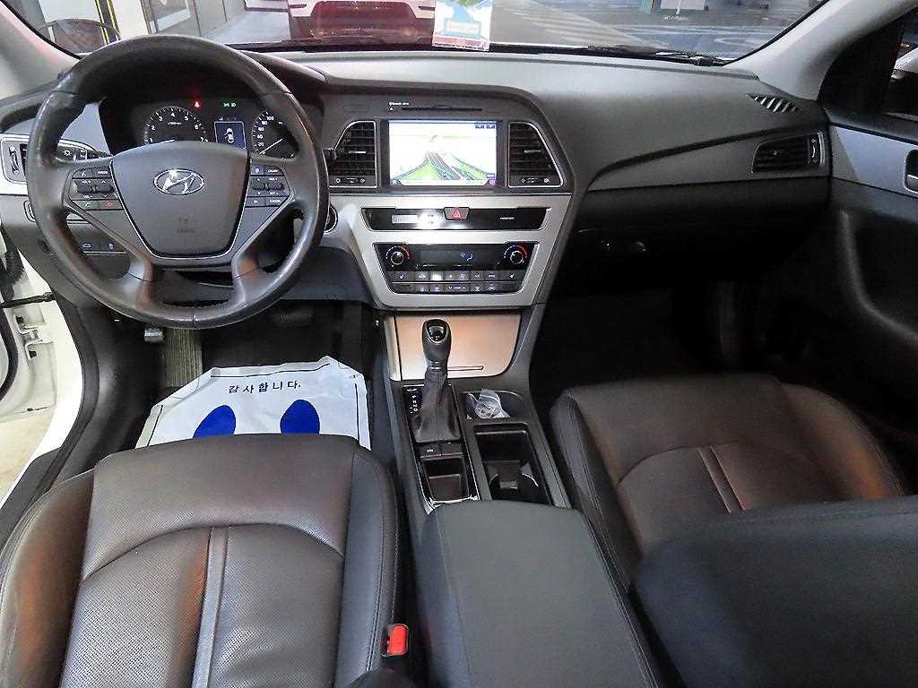HYUNDAI Sonata - Vista 10