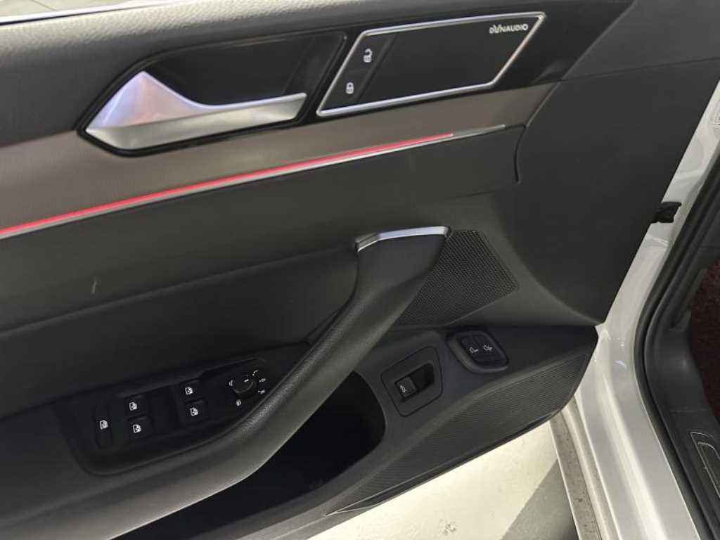 Volkswagen Arteon - Vista 9