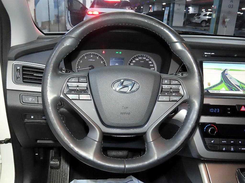 HYUNDAI Sonata - Vista 8