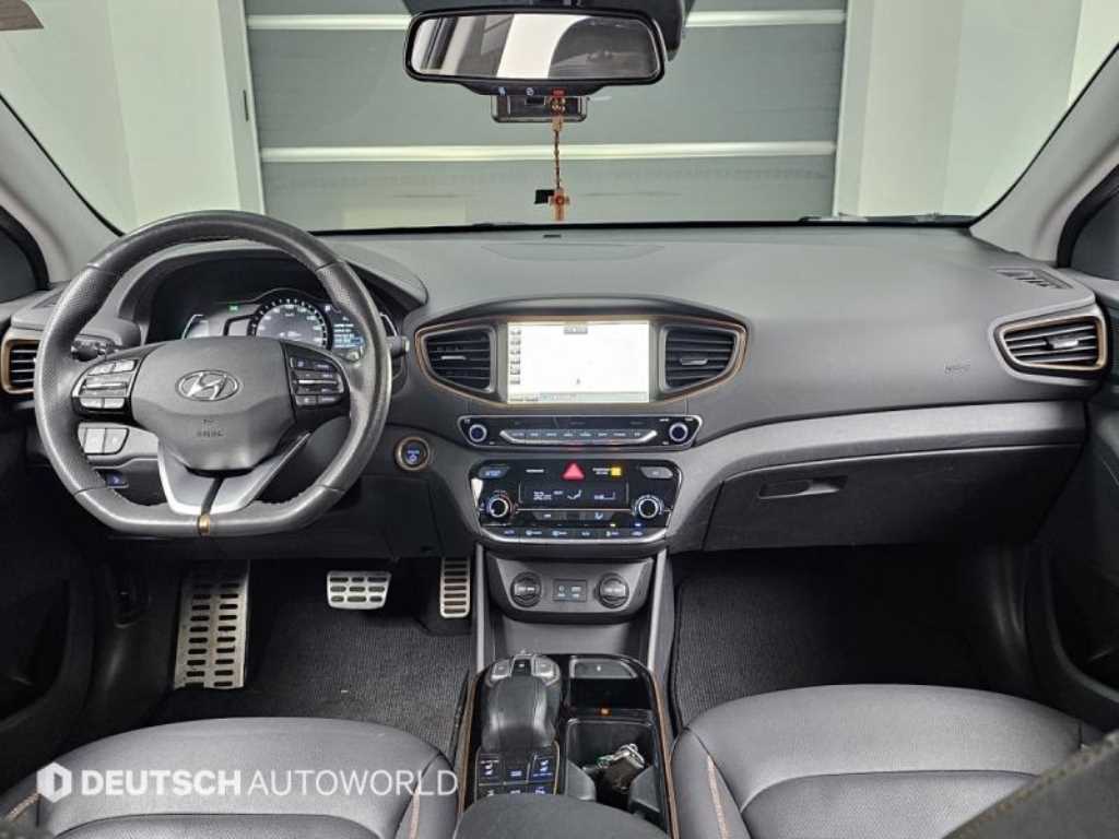 HYUNDAI Ioniq - Vista 7