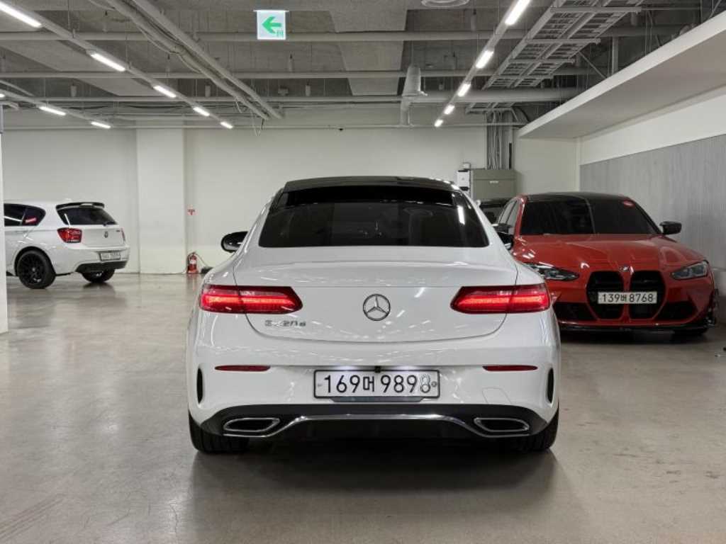 Mercedes Benz E class - Vista 6