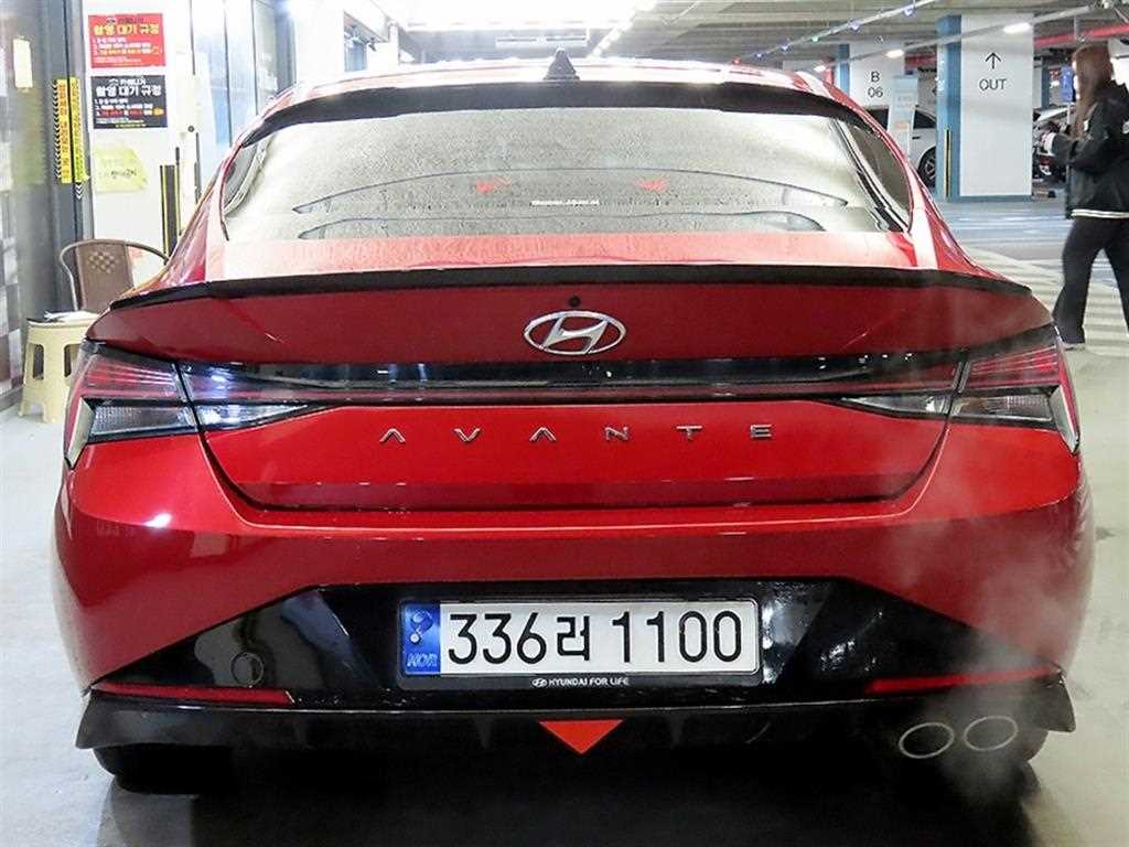 HYUNDAI Avante - Vista 5