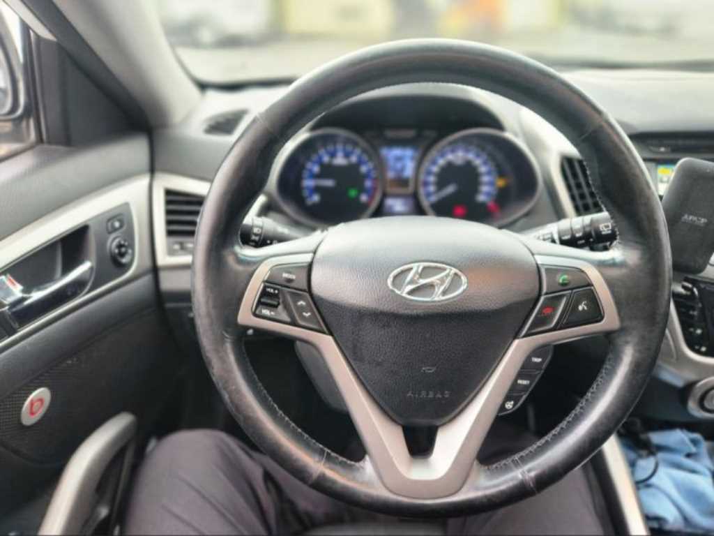 HYUNDAI Veloster - Vista 7