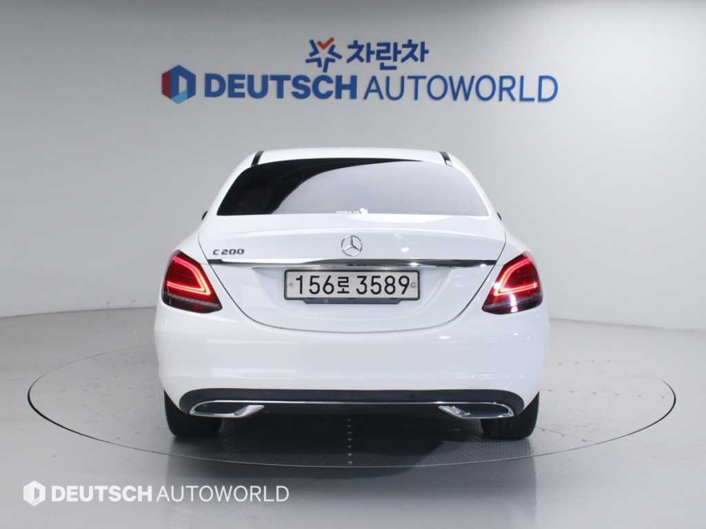 Mercedes Benz C Class - Vista 4