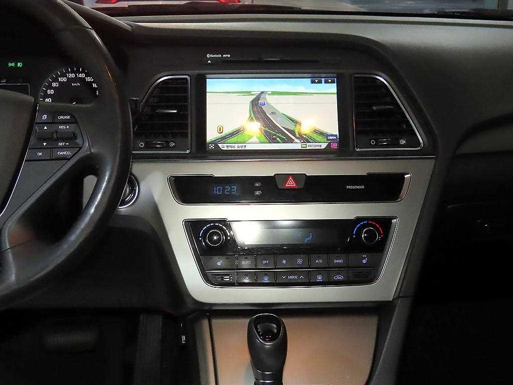 HYUNDAI Sonata - Vista 11
