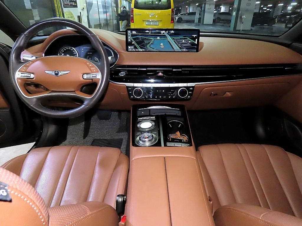 Genesis G80 - Vista 10