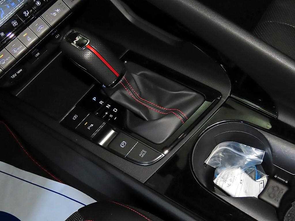 HYUNDAI Avante - Vista 12