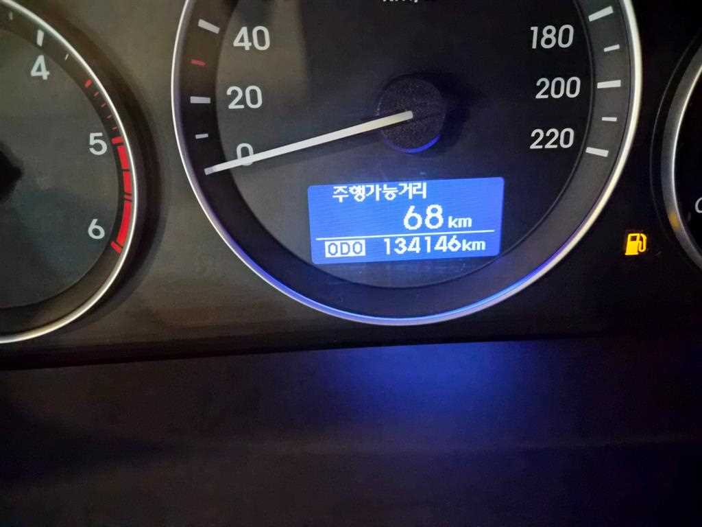 HYUNDAI Starex - Vista 12