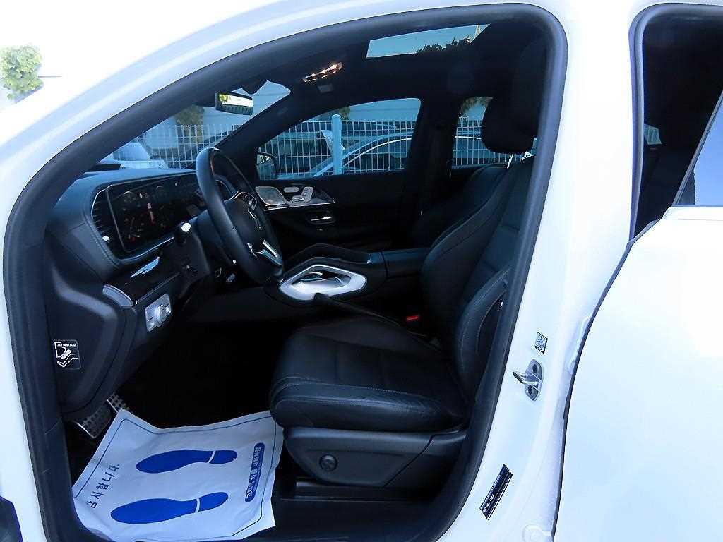 Mercedes Benz GLE Class - Vista 5