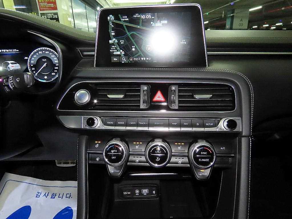 Genesis G70 - Vista 11