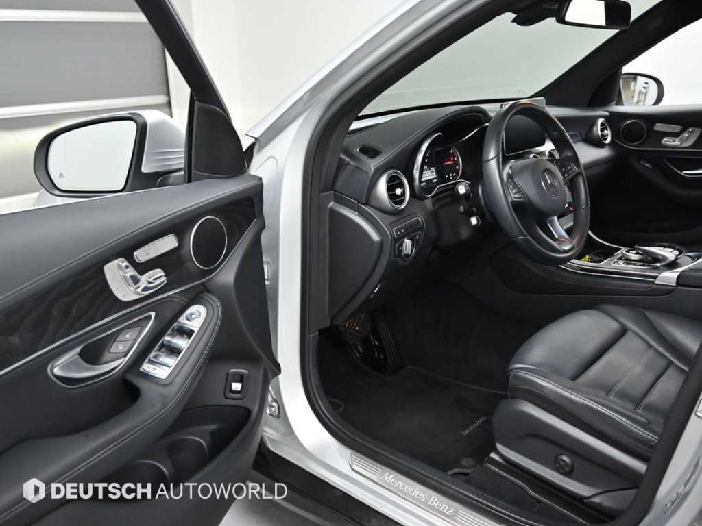 Mercedes Benz GLC Class - Vista 11