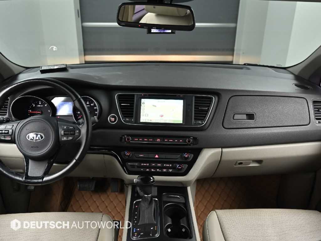 KIA Carnival - Vista 7