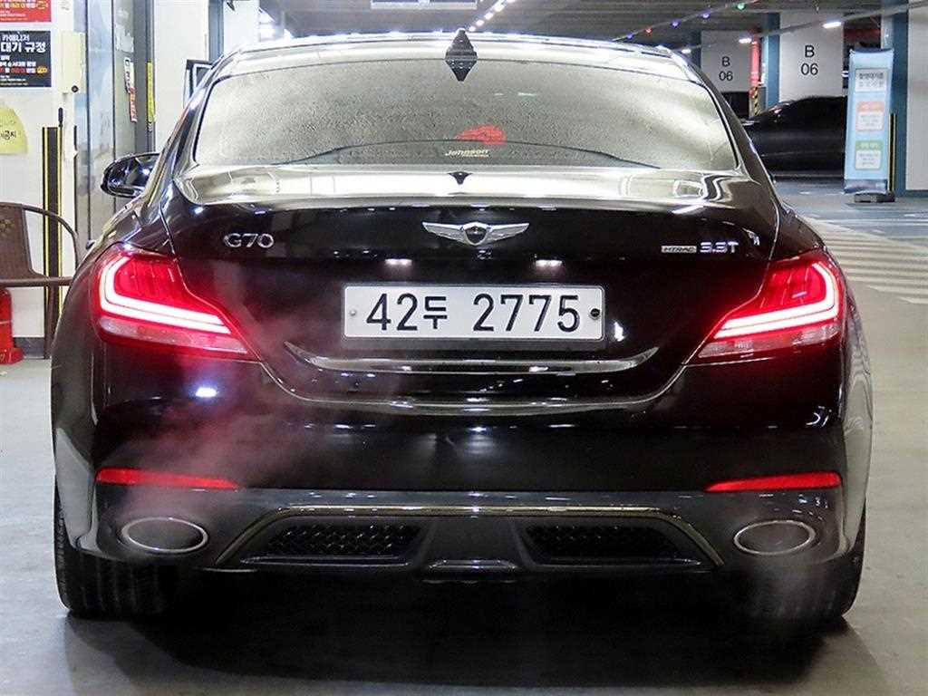 Genesis G70 - Vista 5