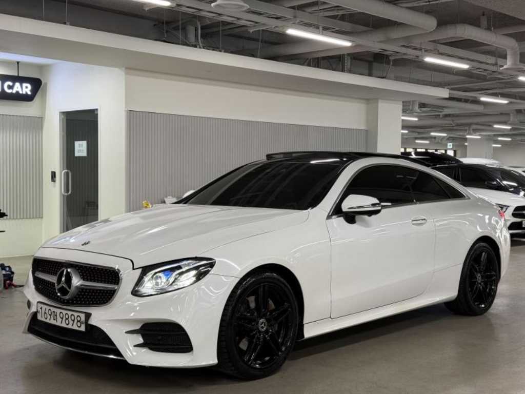 Mercedes Benz E class - Vista 3