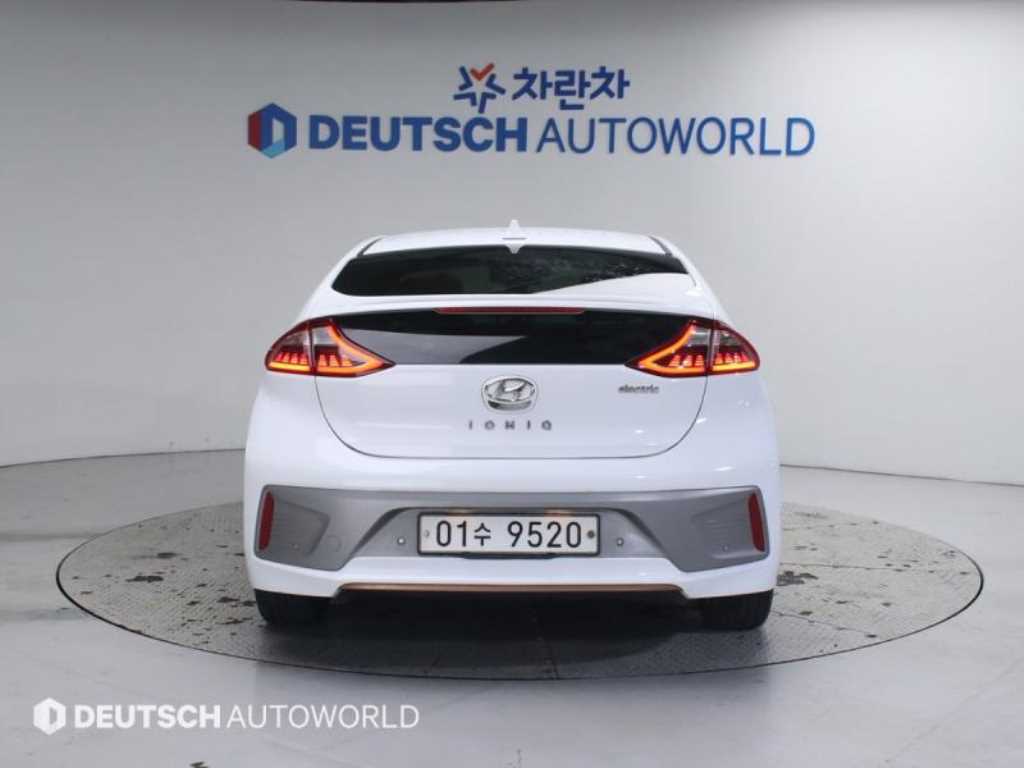HYUNDAI Ioniq - Vista 4