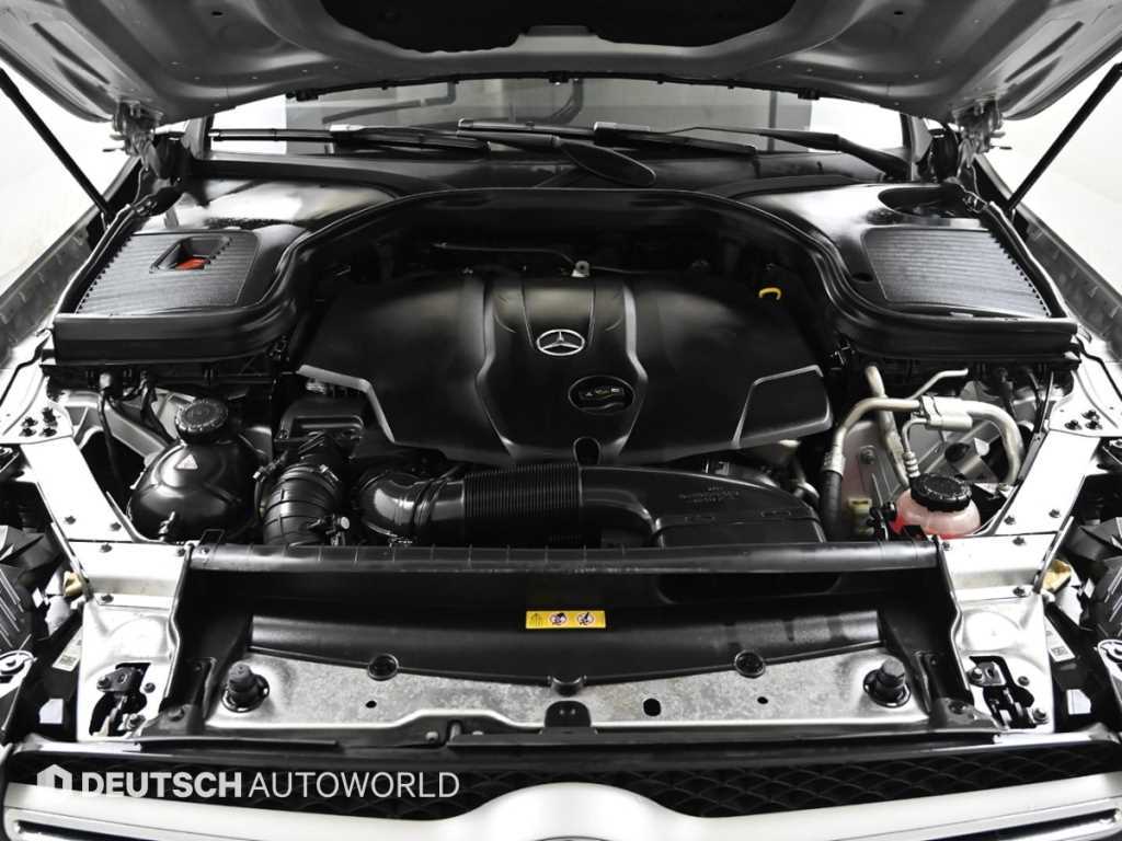 Mercedes Benz GLC Class - Vista 6