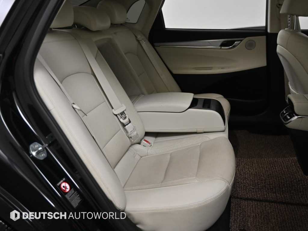 HYUNDAI Grandeur - Vista 12