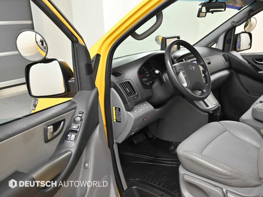 HYUNDAI Starex - Vista 11