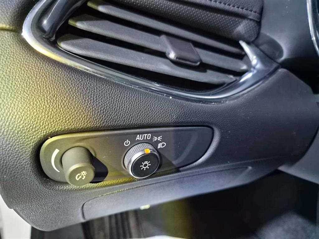 Chevrolet Malibu 2020 Blanco - Importación desde Corea - HF Imports Iquique - Foto 13