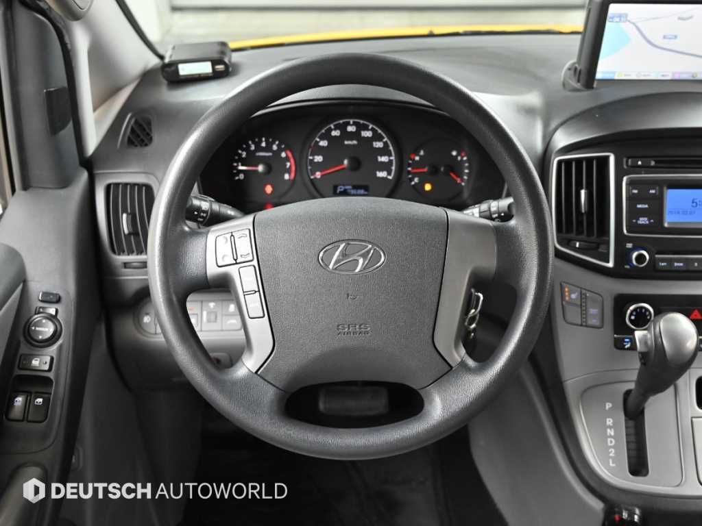 HYUNDAI Starex 2019 Amarillo - Importación desde Corea - HF Imports Iquique - Foto 13