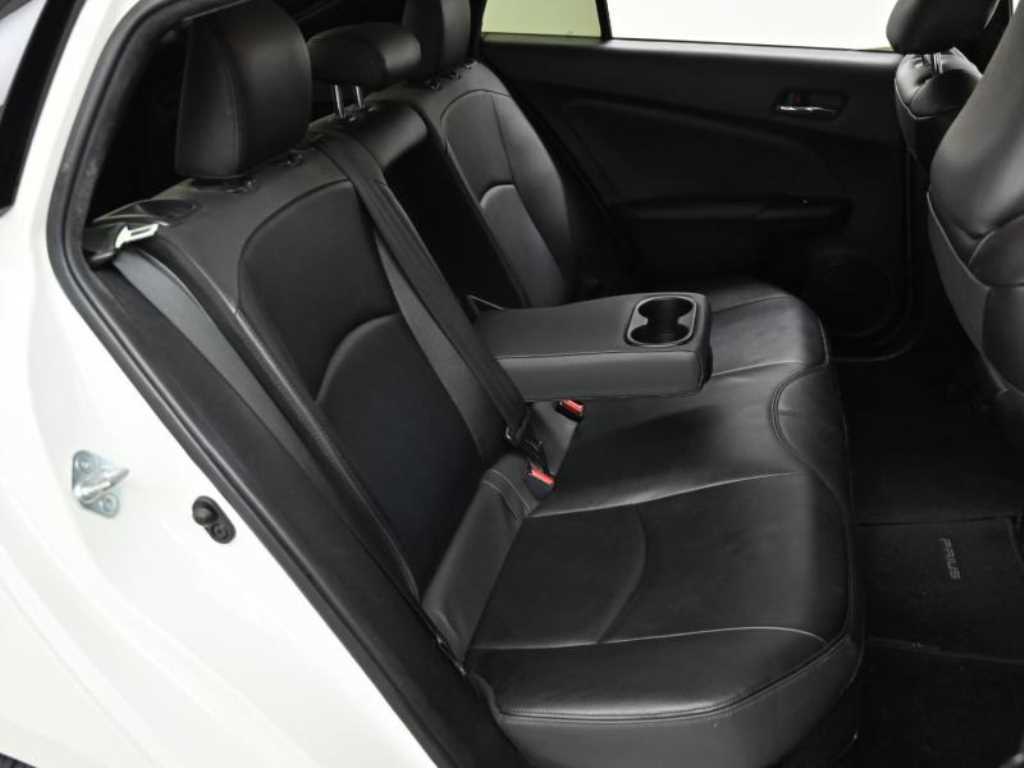 Toyota Prius - Vista 12