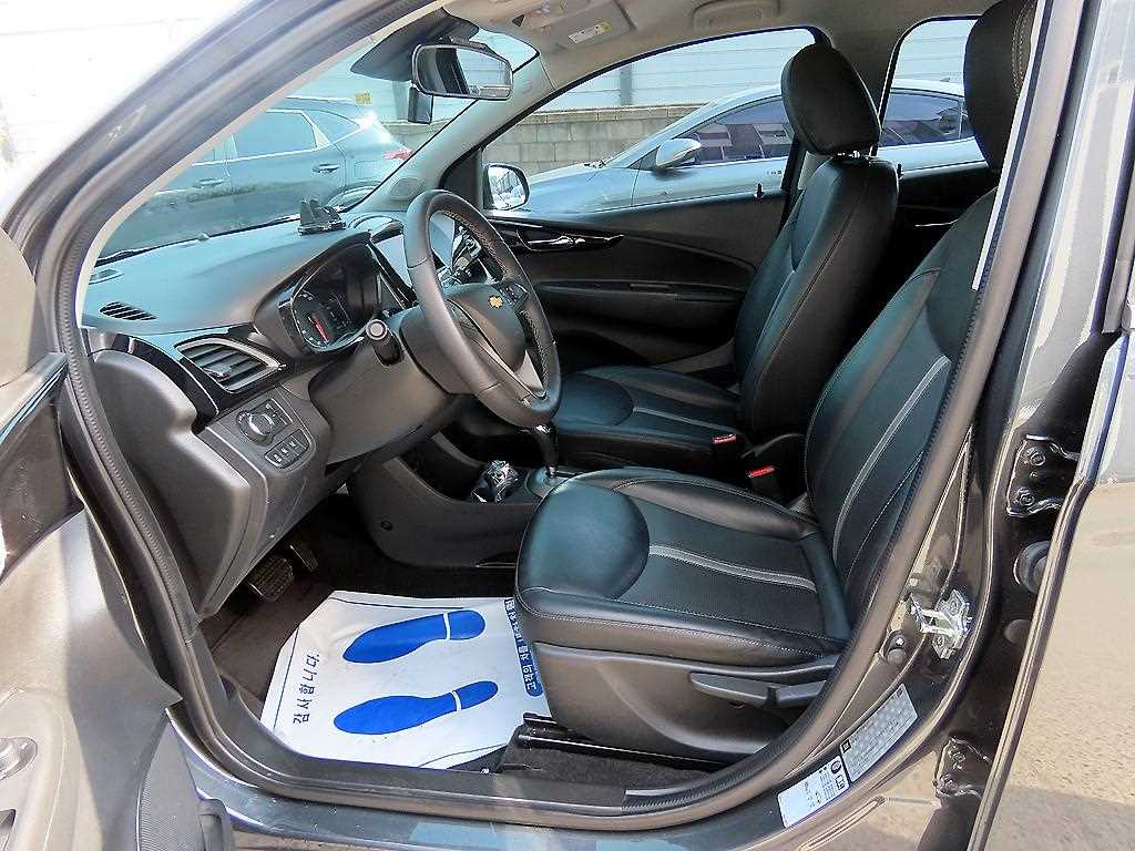 Chevrolet Spark - Vista 5