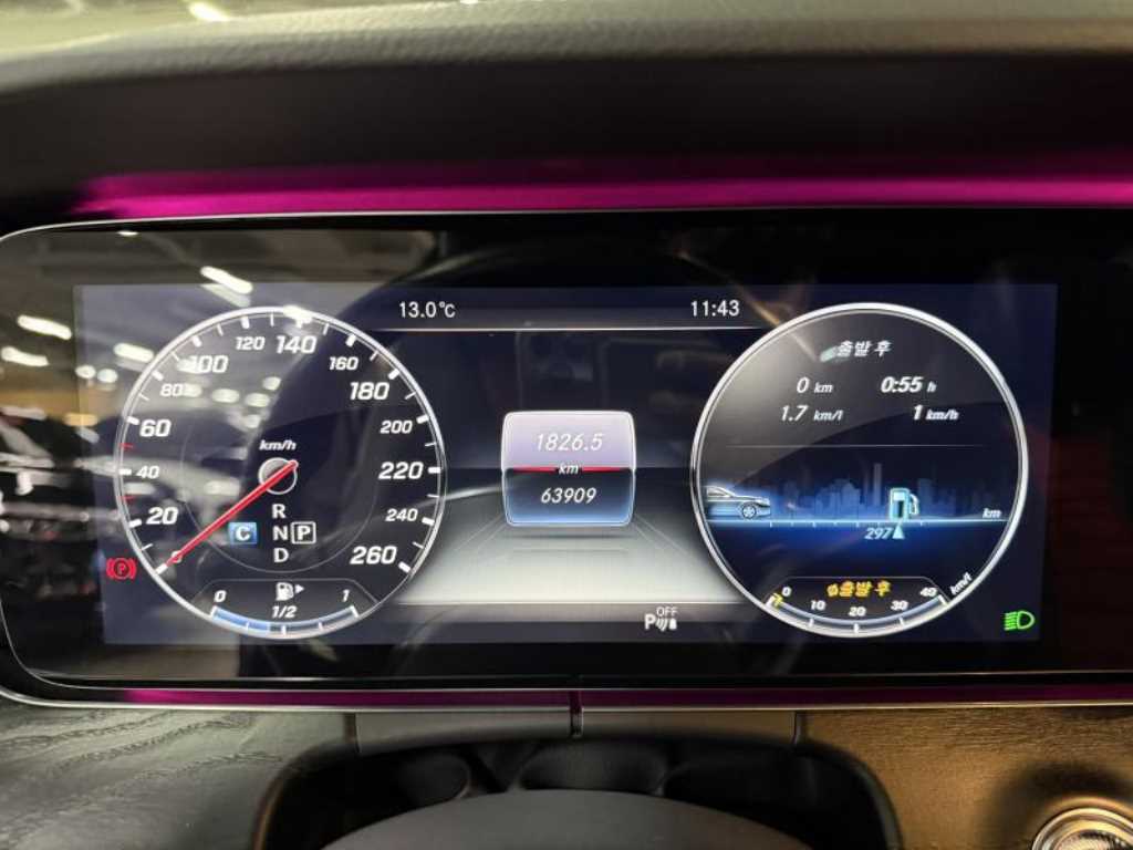 Mercedes Benz E class - Vista 12