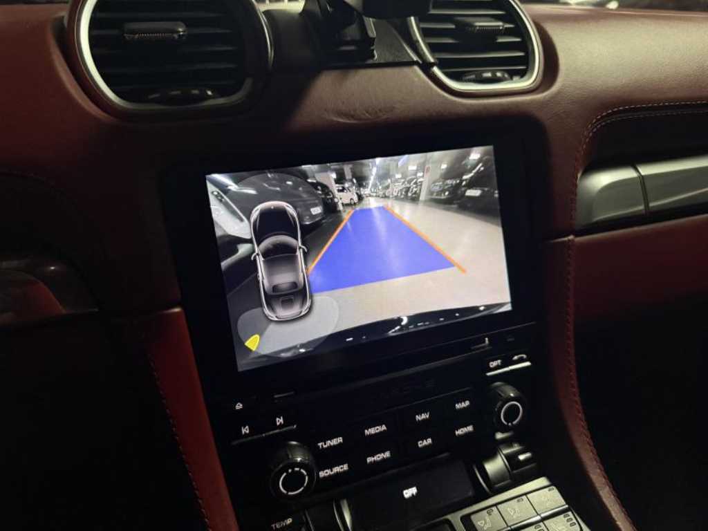 Porsche 718 - Vista 10