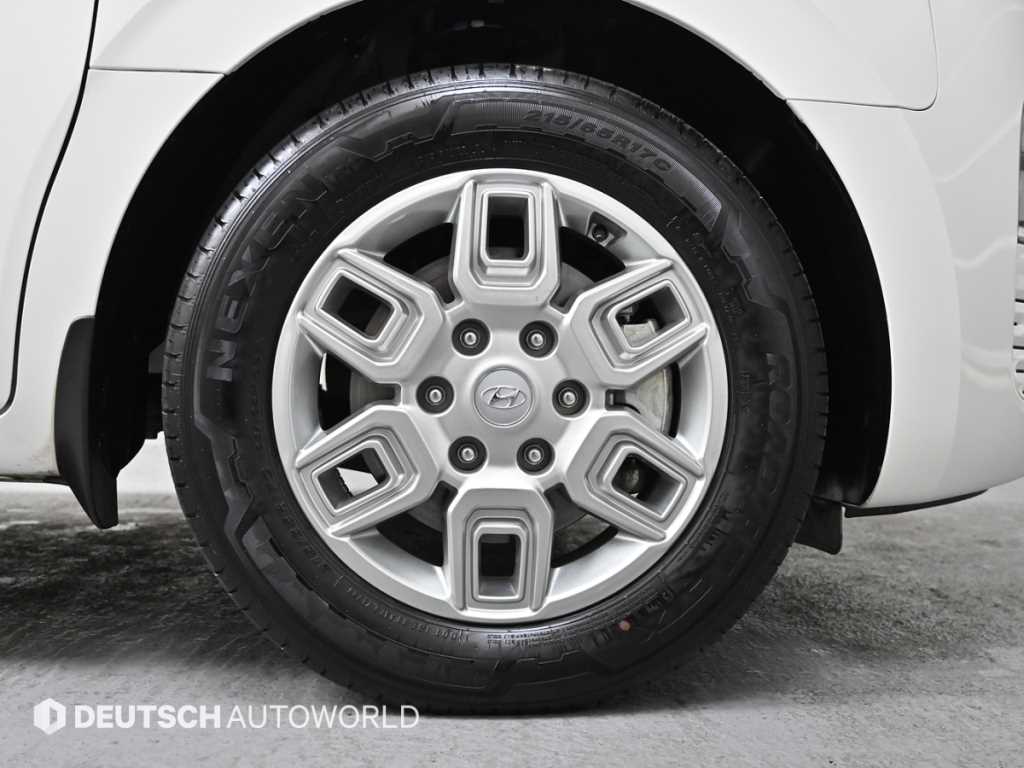 HYUNDAI Staria - Vista 5