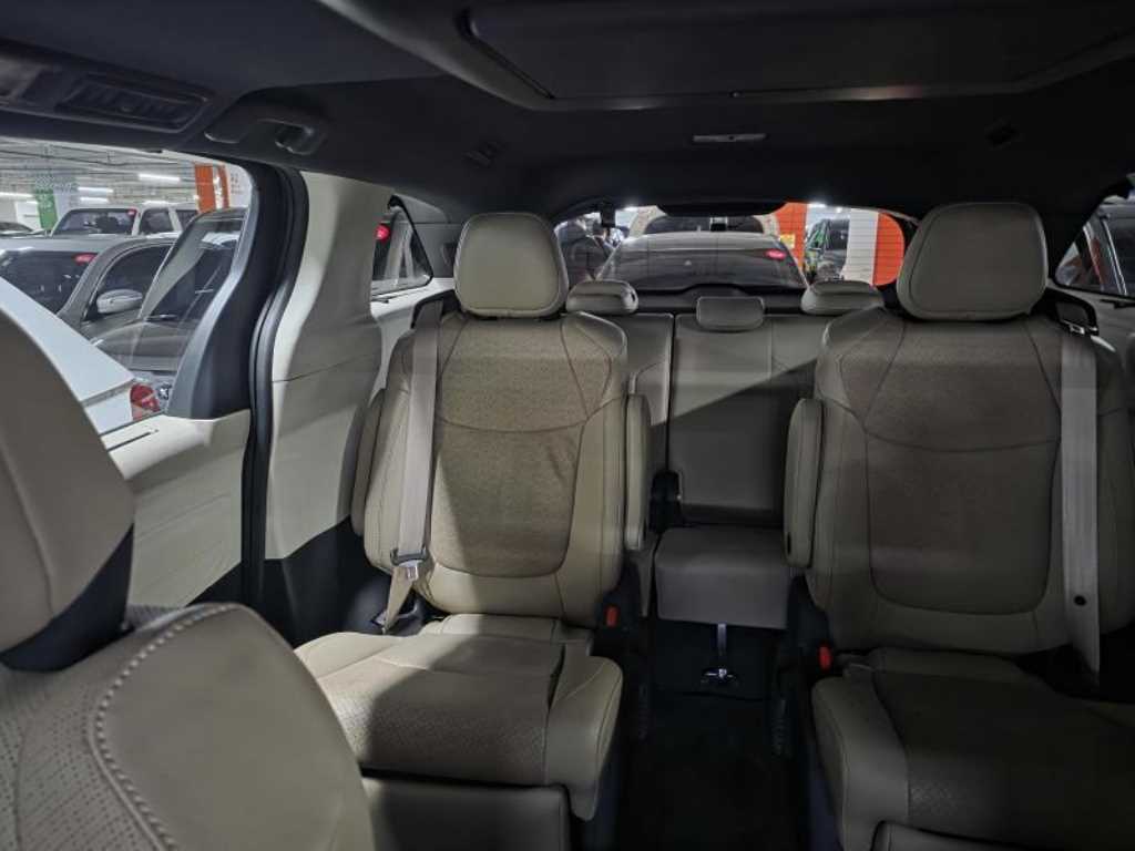 Toyota Siena - Vista 8