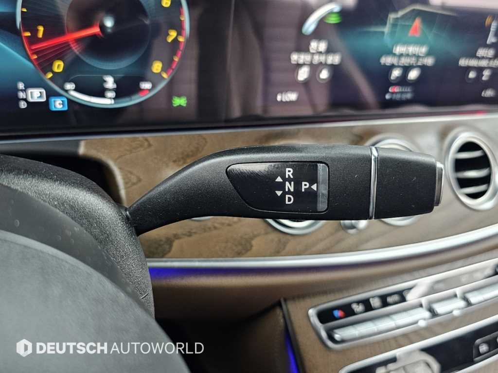 Mercedes Benz E class - Vista 9