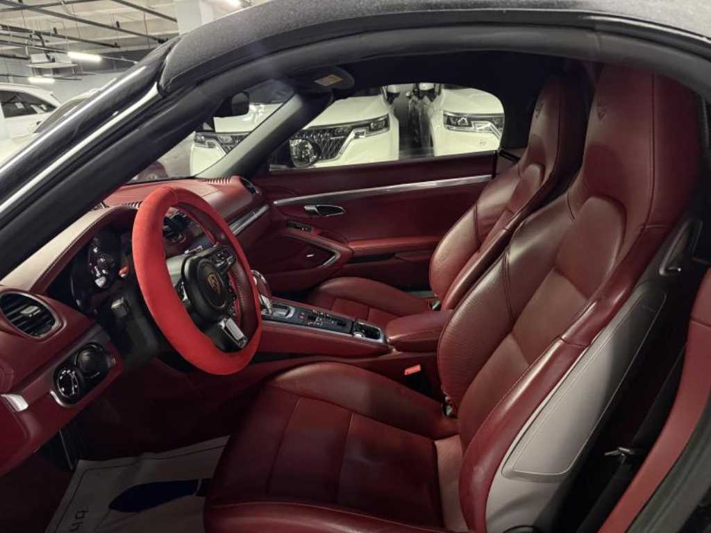 Porsche 718 - Vista 9