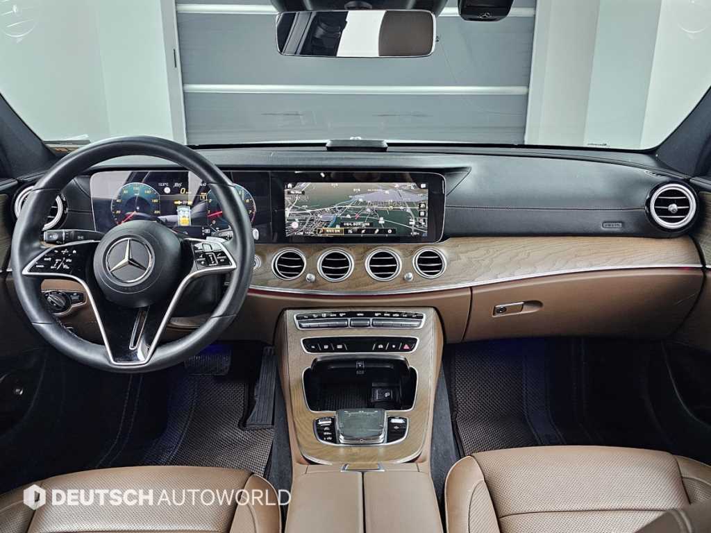 Mercedes Benz E class - Vista 7