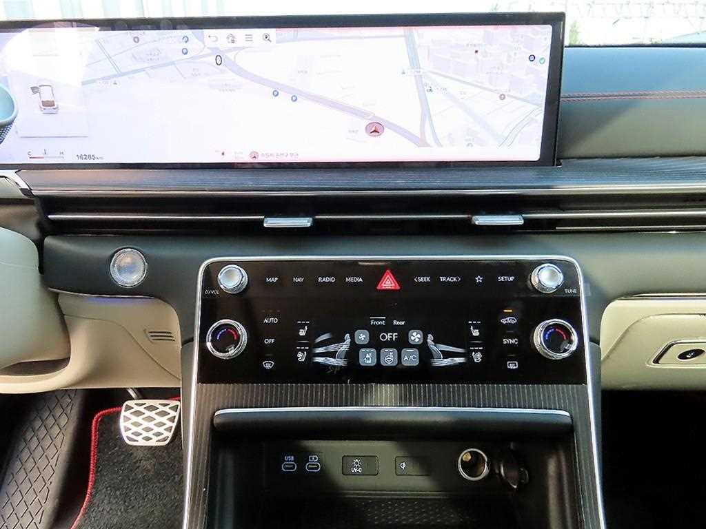 Genesis GV80 - Vista 12