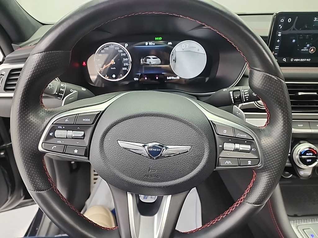 Genesis G70 - Vista 9