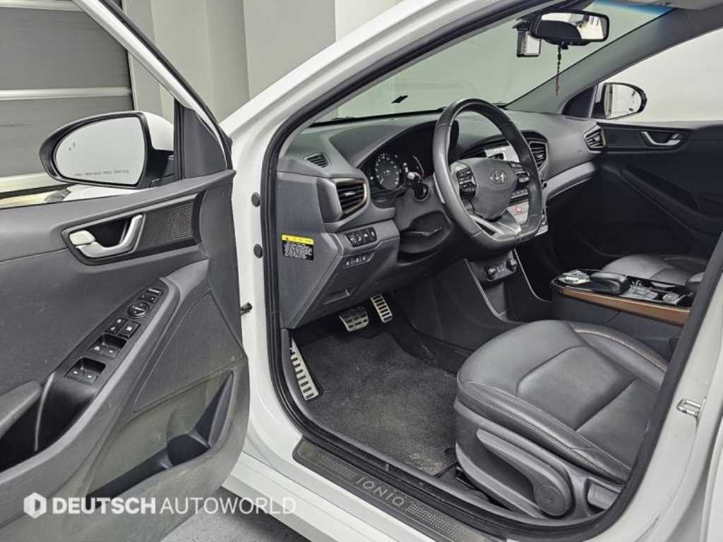 HYUNDAI Ioniq - Vista 11