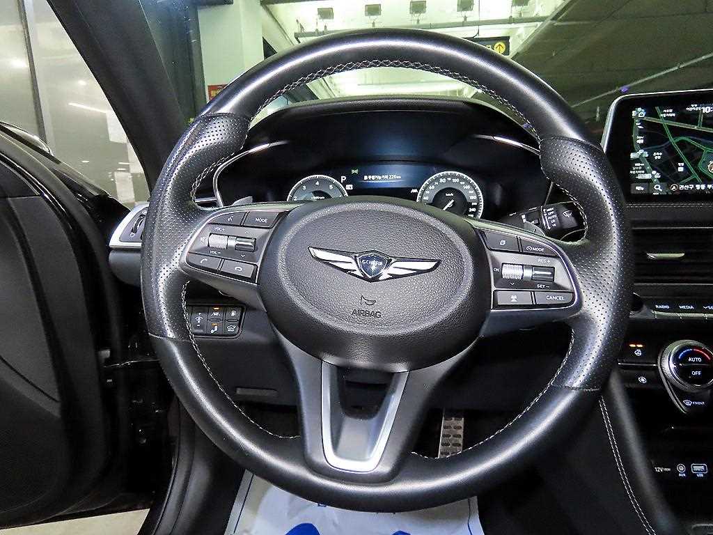 Genesis G70 - Vista 8