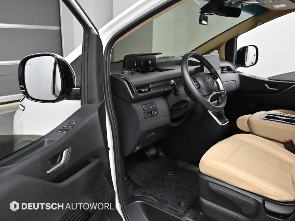 HYUNDAI Staria - Vista 11