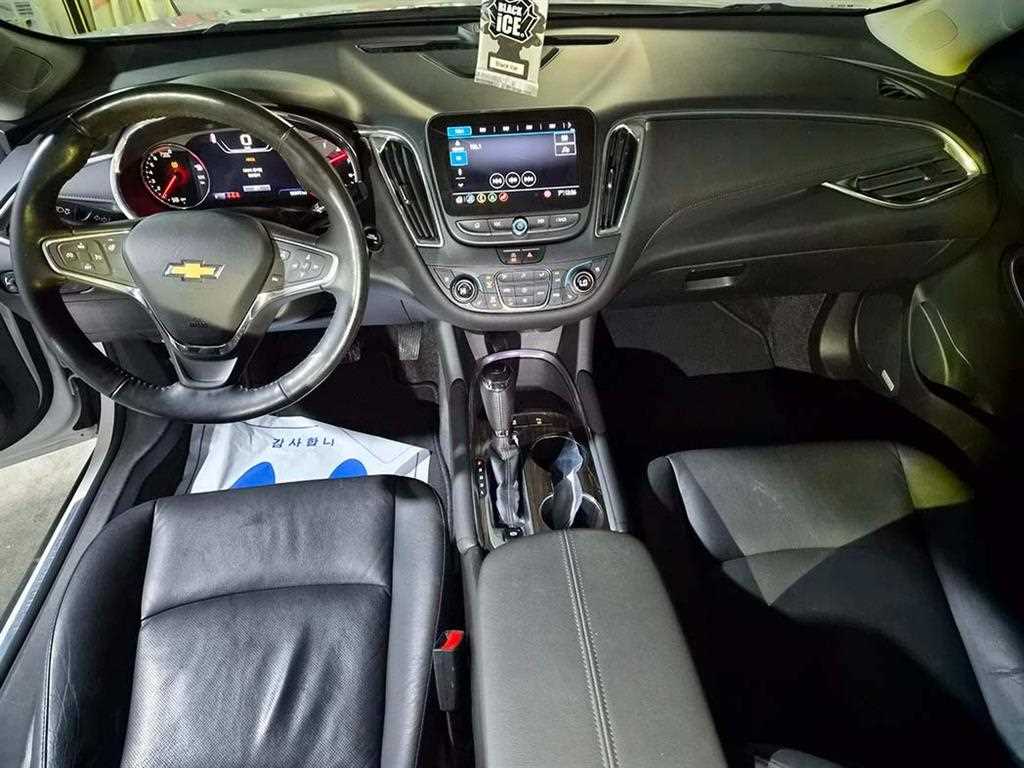 Chevrolet Malibu - Vista 10