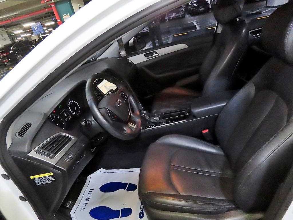 HYUNDAI Sonata - Vista 6