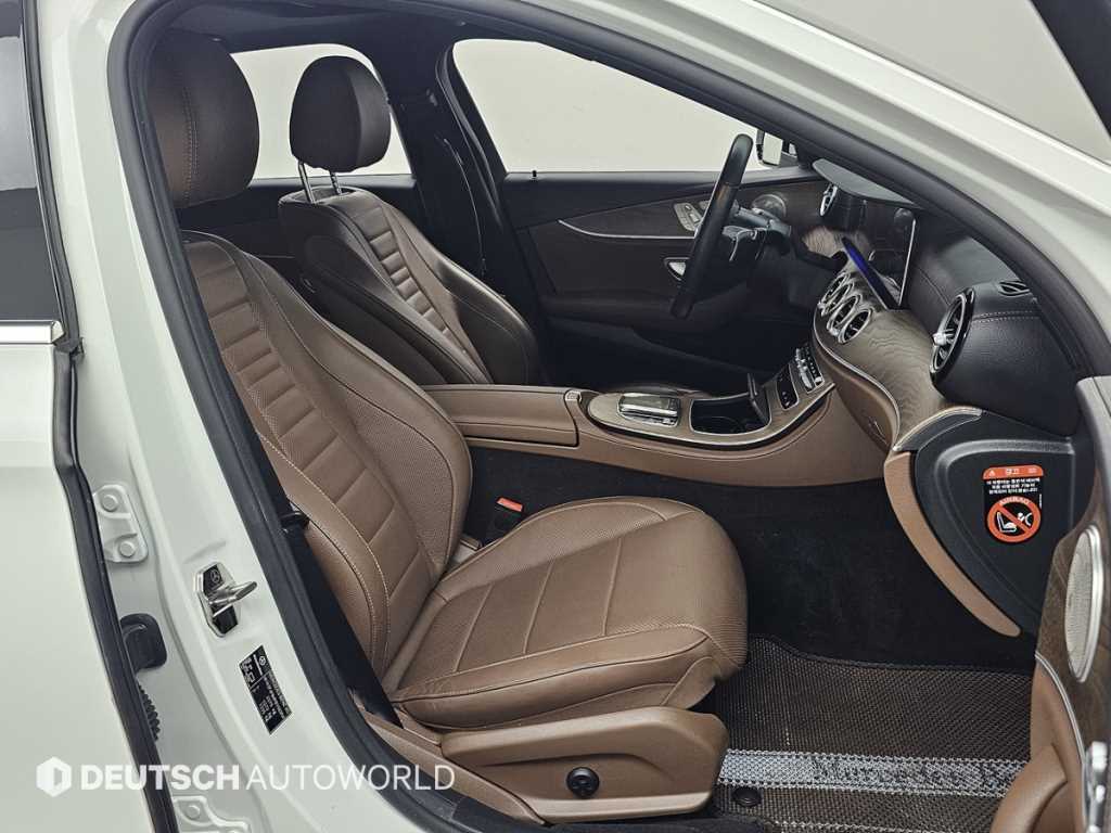 Mercedes Benz E class - Vista 10