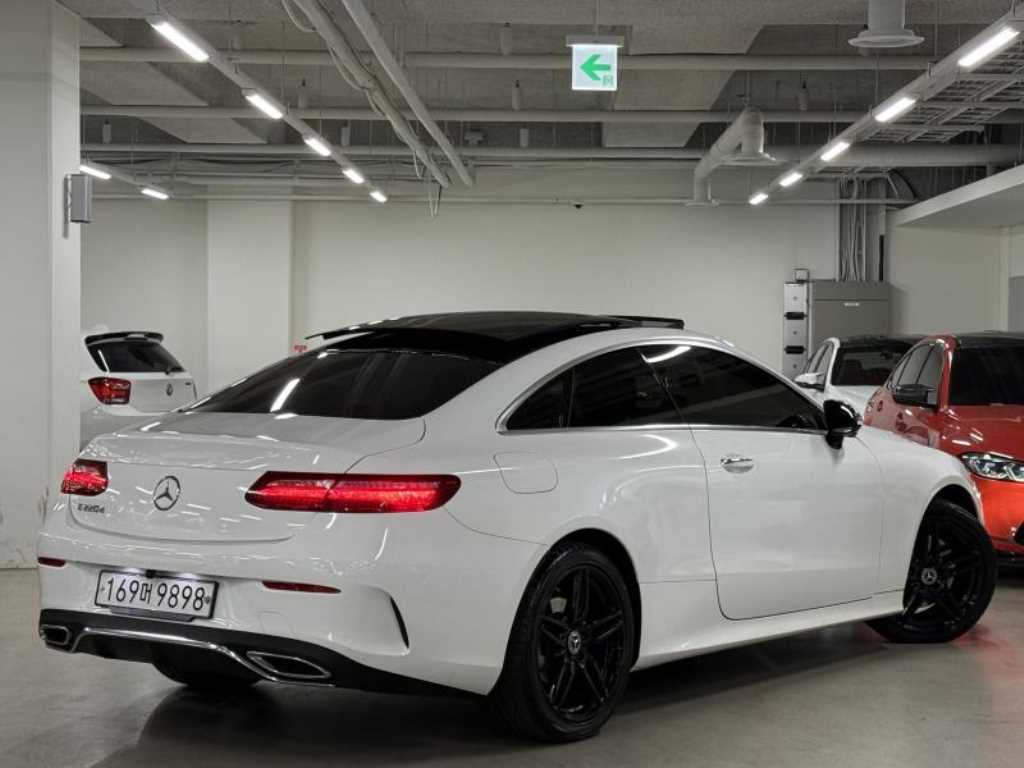 Mercedes Benz E class - Vista 2