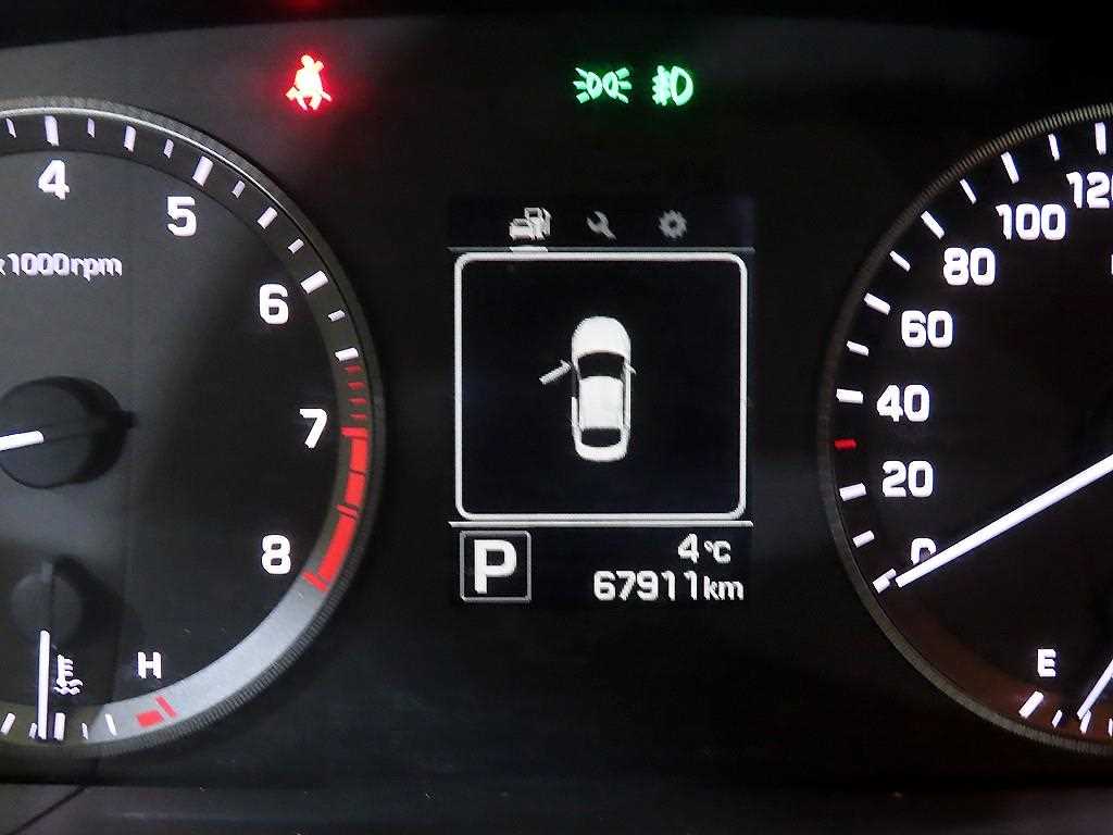 HYUNDAI Sonata - Vista 9