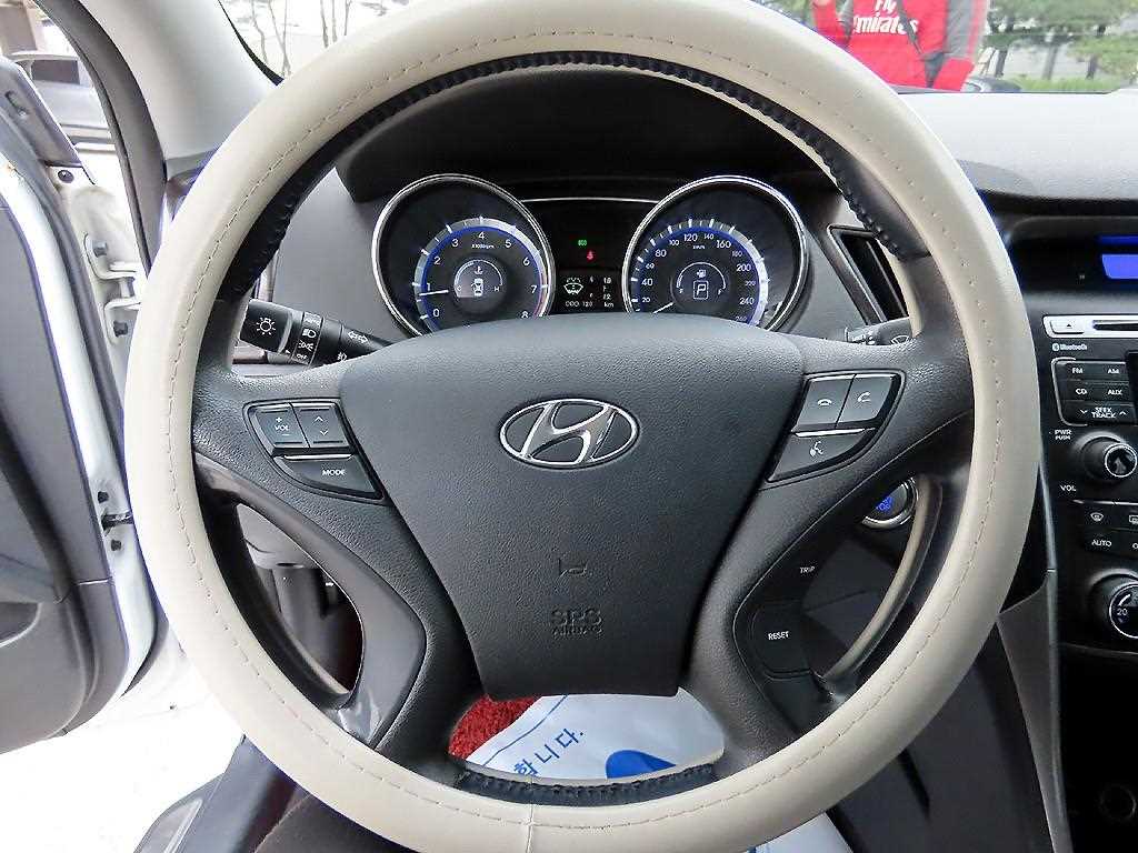 HYUNDAI Sonata - Vista 10