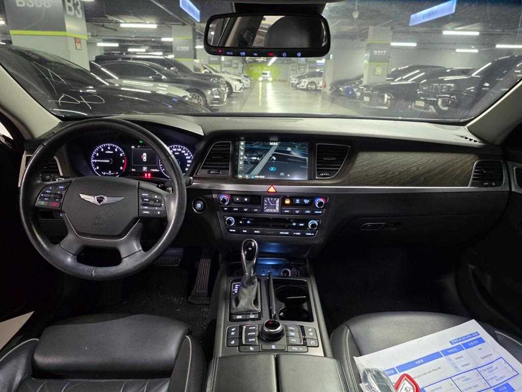 HYUNDAI Genesis - Vista 9