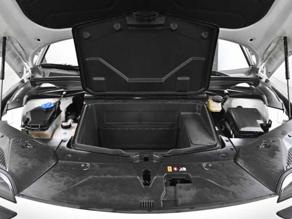 Genesis GV60 - Vista 6