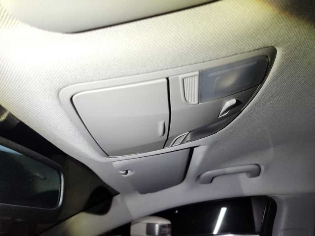 HYUNDAI Avante - Vista 8