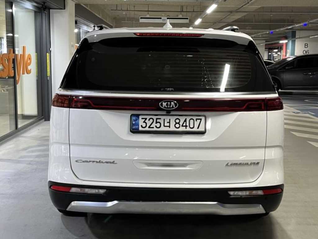 KIA Carnival - Vista 5