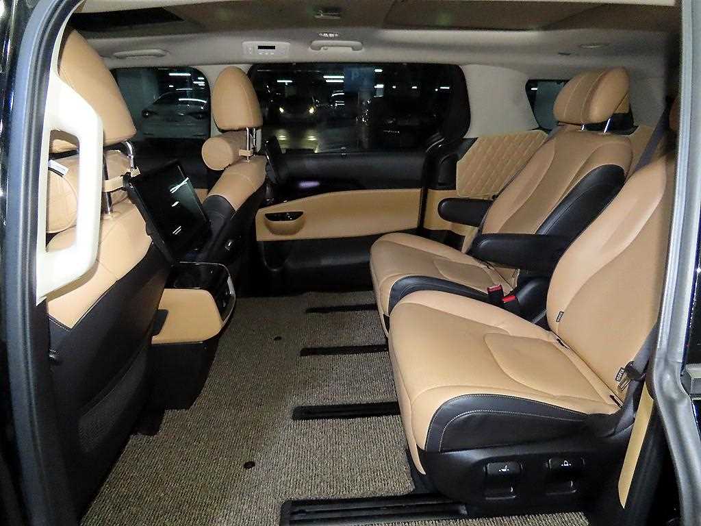 KIA Carnival - Vista 7
