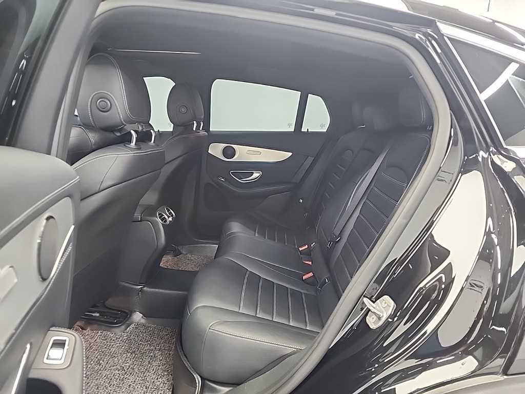 Mercedes Benz GLC Class - Vista 12